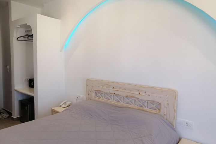Room 12 of 91