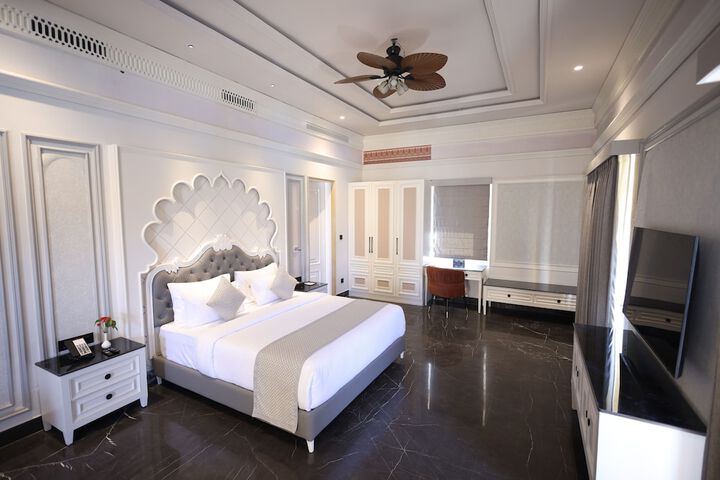 Room 14 of 43