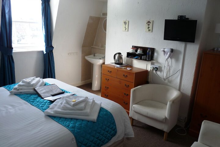 Room 33 of 84