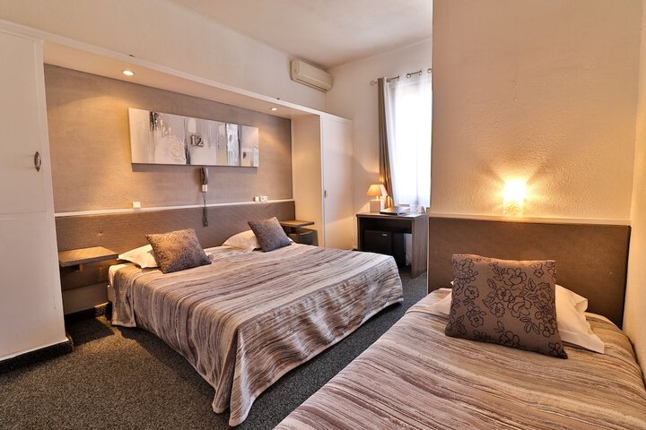 Room 18 of 48