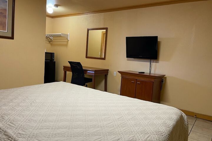 Room 5 of 15