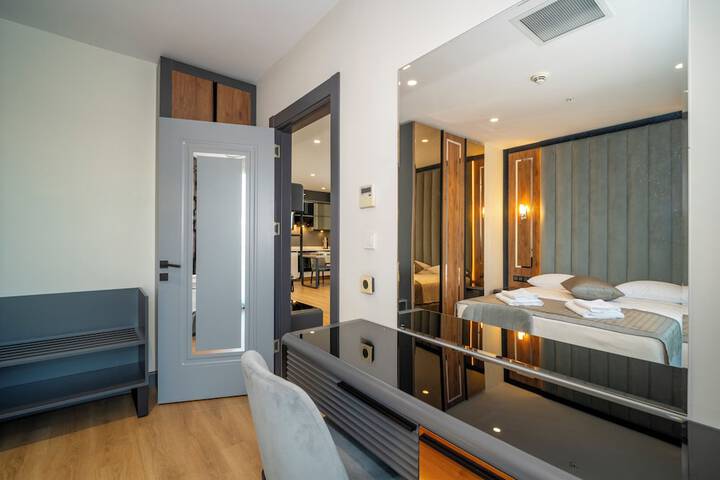 Room 12 of 92
