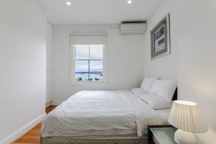 Room 6 of 23