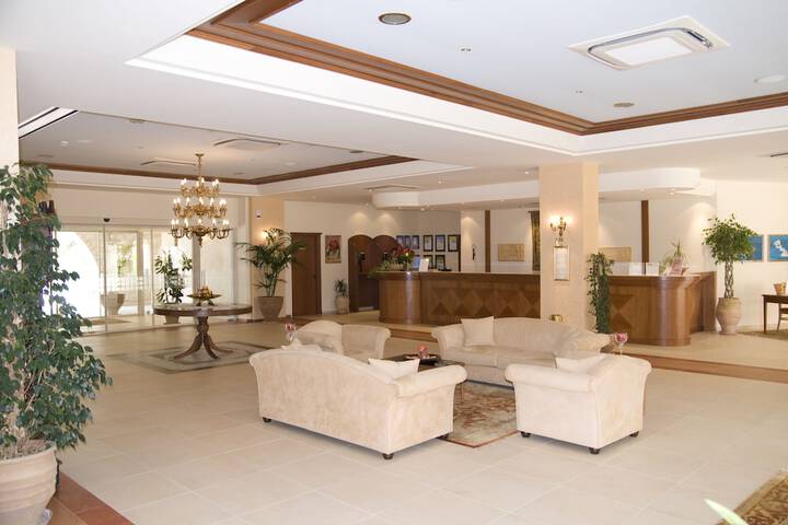 Hotel Interior 335 of 417