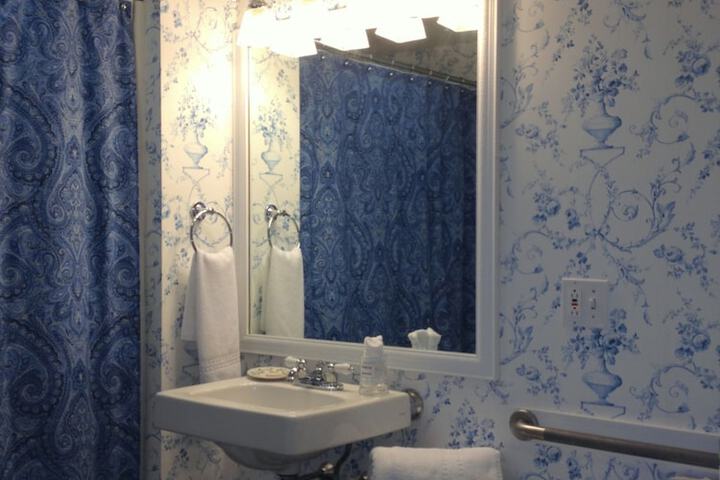 Room 41 of 75