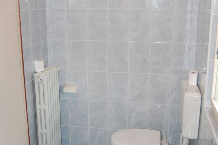 Room 12 of 22
