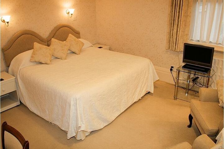 Room 4 of 29