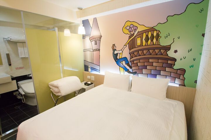 Room 25 of 69