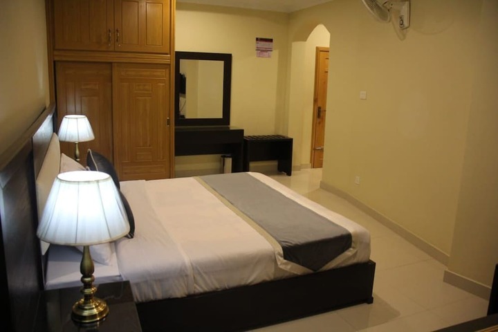 Room 2 of 11