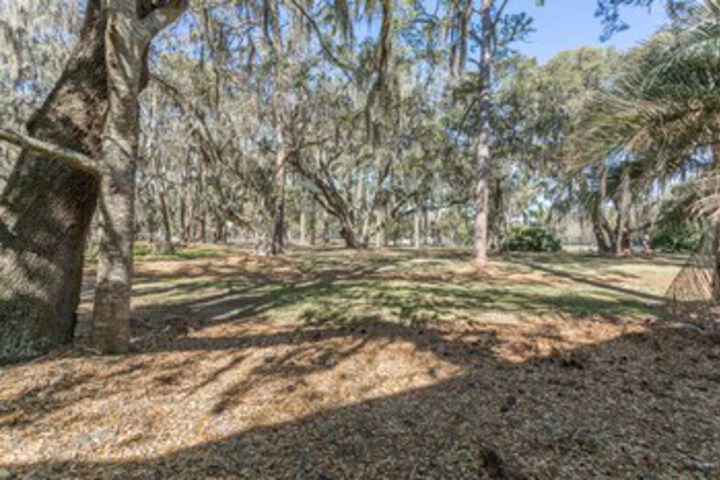 Property Grounds 37 of 48