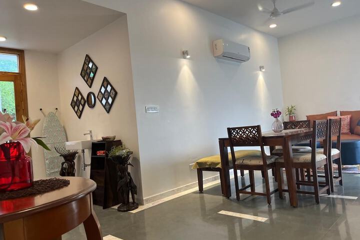 Room 9 of 20