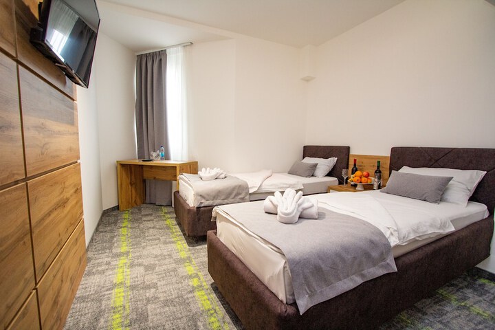 Room 4 of 38