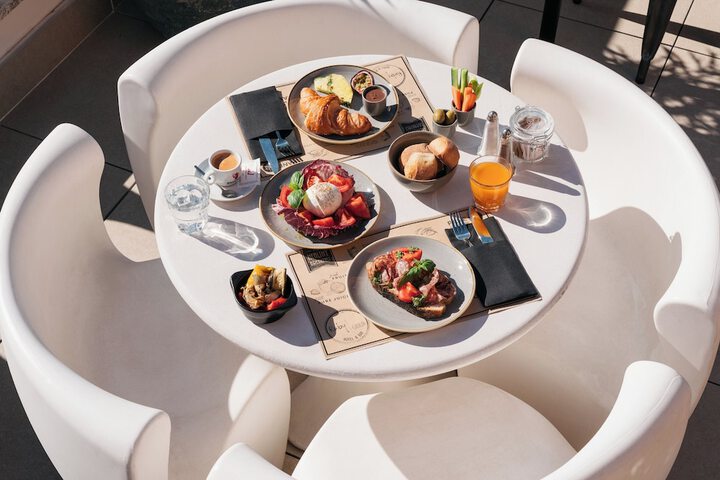 Breakfast/Coffee Service 40 of 60