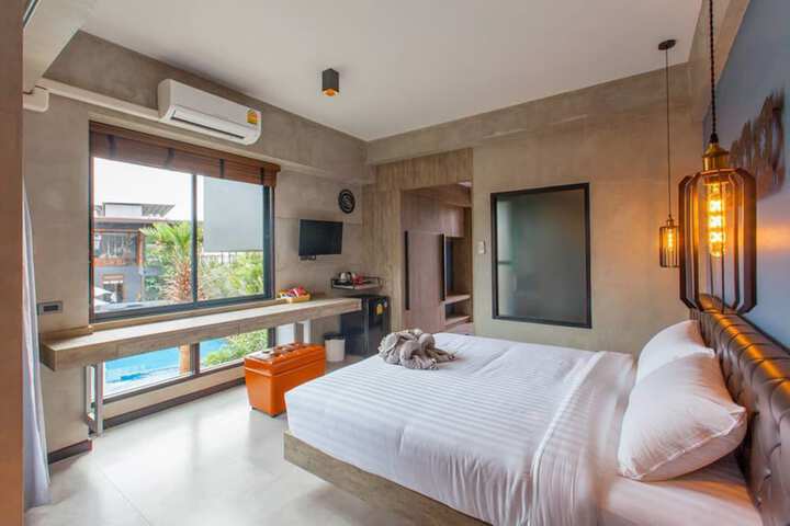 Room 10 of 48