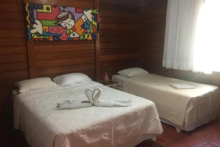 Room 4 of 12