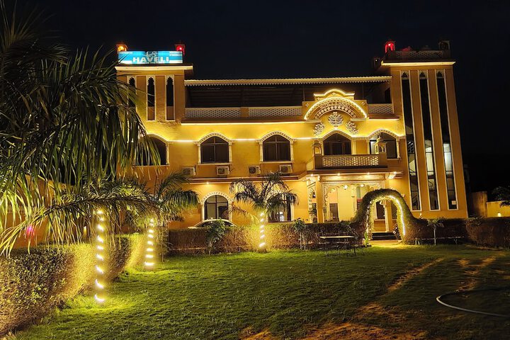 Hotel Exterior 32 of 32