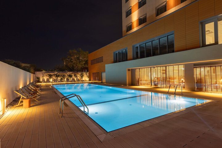 Pool 44 of 106
