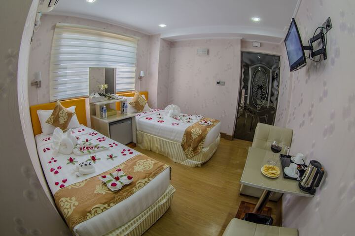 Room 21 of 40