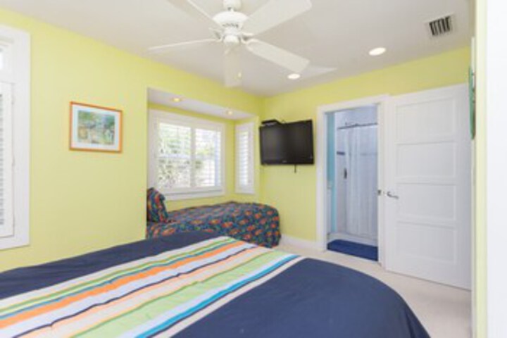 Room 43 of 60