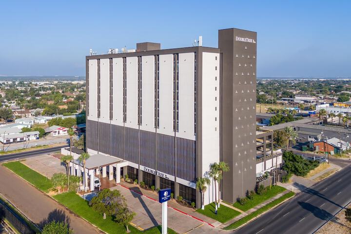 Hotel 77 of 78