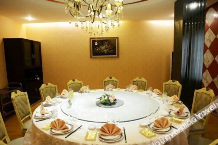 Room 1 of 32