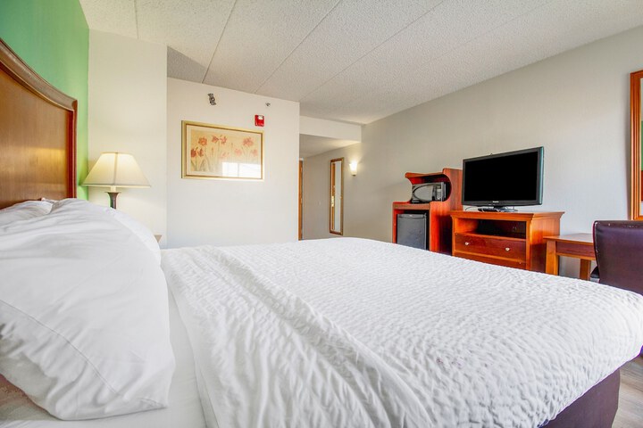 1 King Bed (12 of 38)