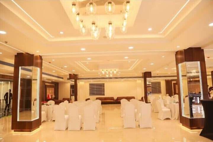 Ballroom/Hall 26 of 30