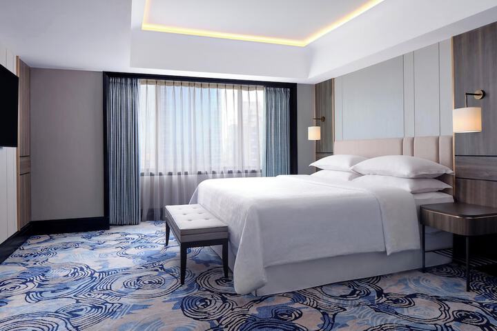 Room 12 of 110