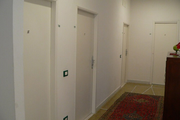 Ballroom/Hall 54 of 64
