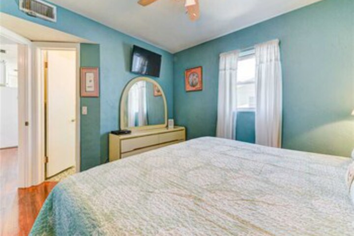 Room 27 of 32