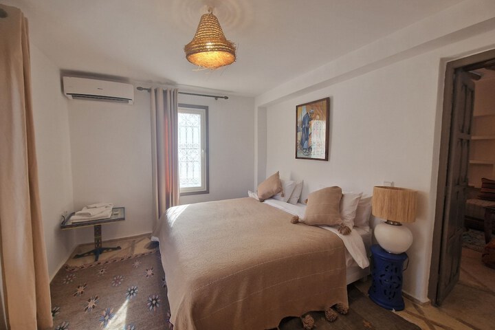 Room 8 of 94