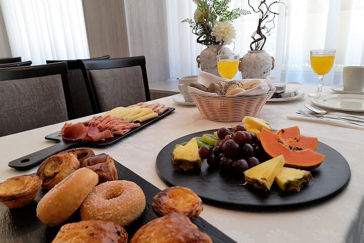Breakfast/Coffee Service 64 of 85