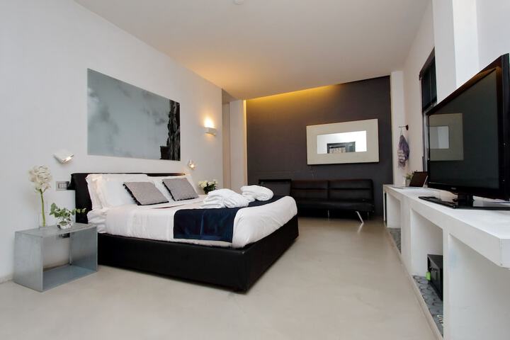 Room 12 of 33