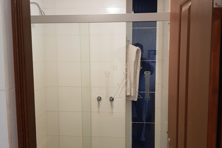 Room 21 of 33