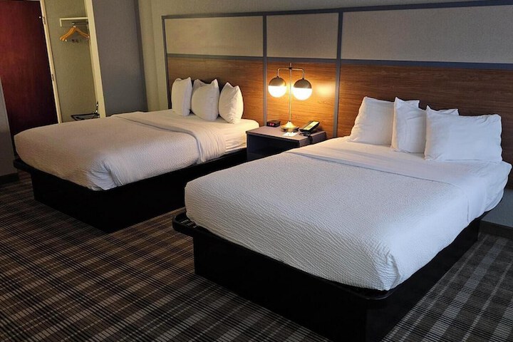 2 Queen Beds (5 of 22)