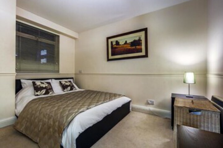 The Elegant Mayfair