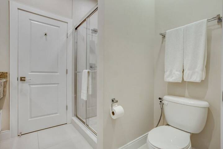Room 32 of 48