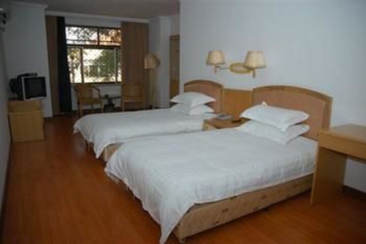 Room 18 of 34