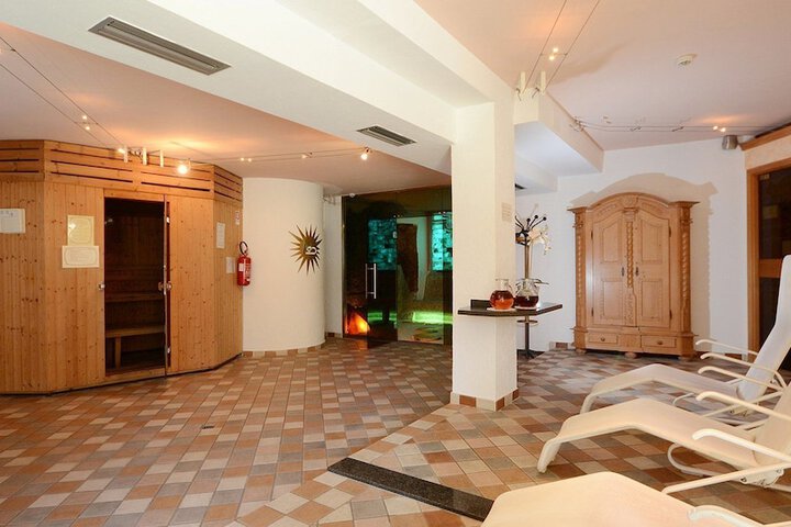 Hotel Interior 12 of 28