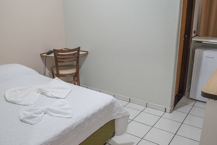 Room 4 of 52