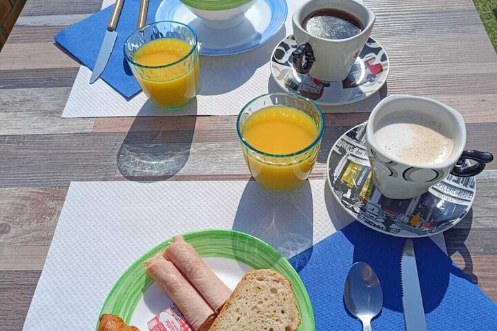Breakfast/Coffee Service 20 of 26