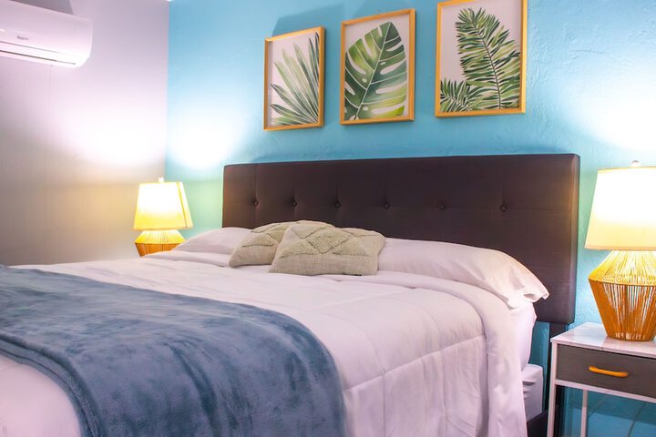 Room 42 of 100