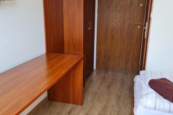 Room 3 of 35
