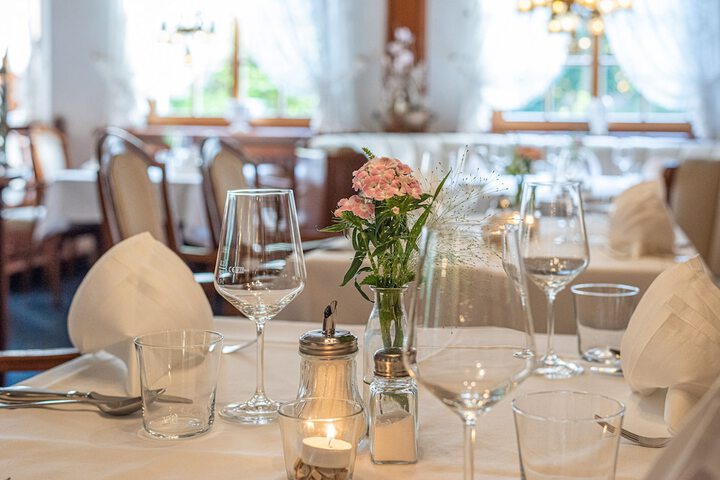 Dining 60 of 77