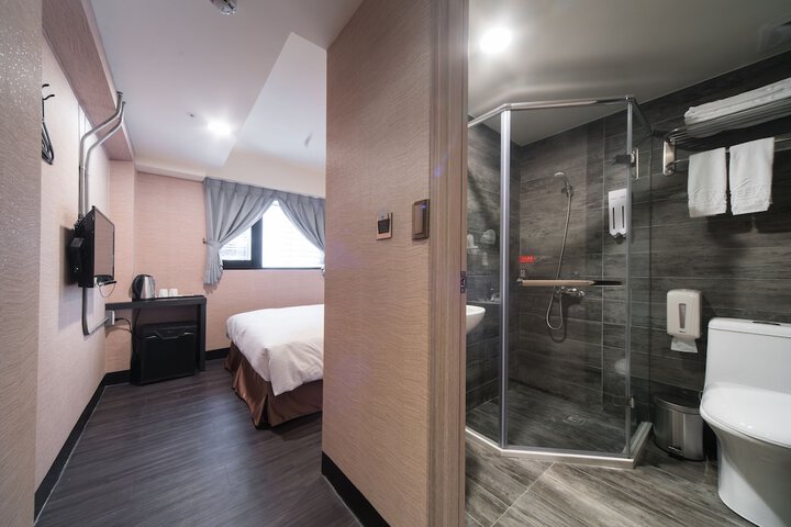 Room 30 of 69