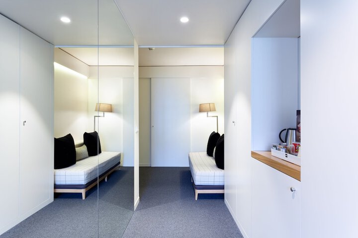 Room 4 of 68