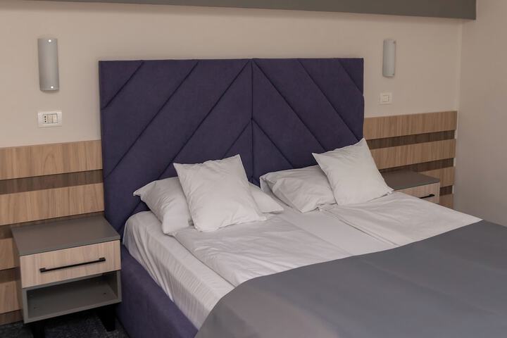 Room 2 of 54