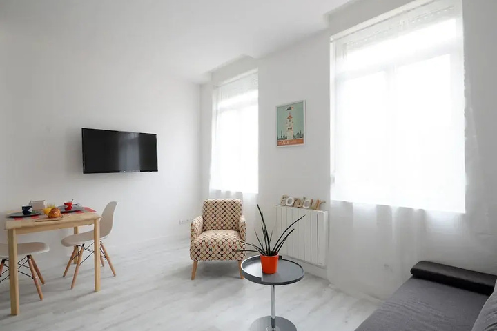 Room 16 of 26