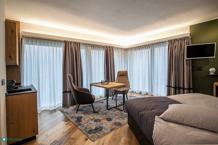 Room 8 of 31