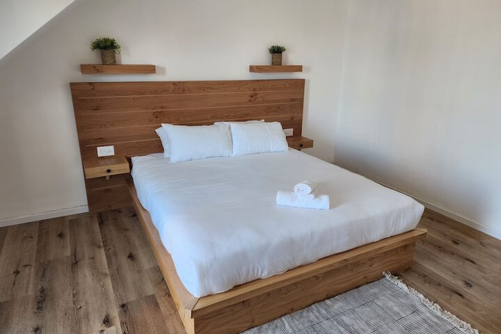 Room 52 of 141